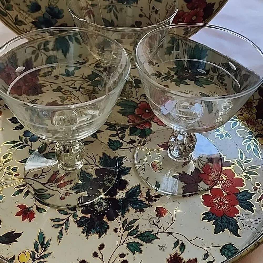 Vintage Daher Decorated Floral Ware Trays Set of 2 Made In England